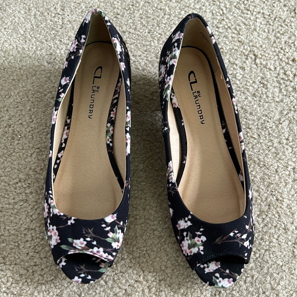 CL By Laundry Black/Pink Floral Fabric Peep Toe Shoes sz 8